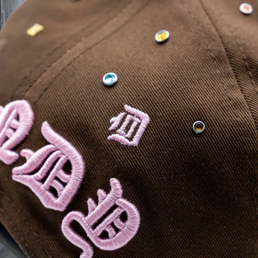 Gorra Dandy Hats - 10 aniversario cafe y rosa / 10th anniversary brown and pink
